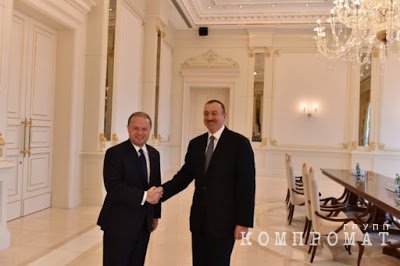 Джозеф Мускат и Ильхам Алиев (справа)