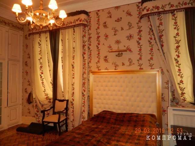 Лот № 1: 11-комнатная квартира на Кутузовском проспекте