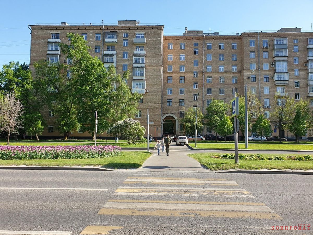 Сталинка на улице Академика Королёва