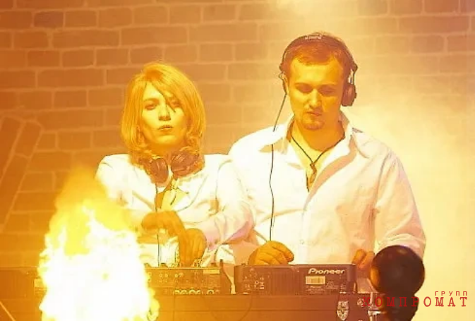 Нынешние владельцы "Мутабора" Наталья Канаева (Каплинская), она же DJ Abelle, и её партнёр по сцене Алексей Шелобков (DJ Beekeeper) в 2007 году